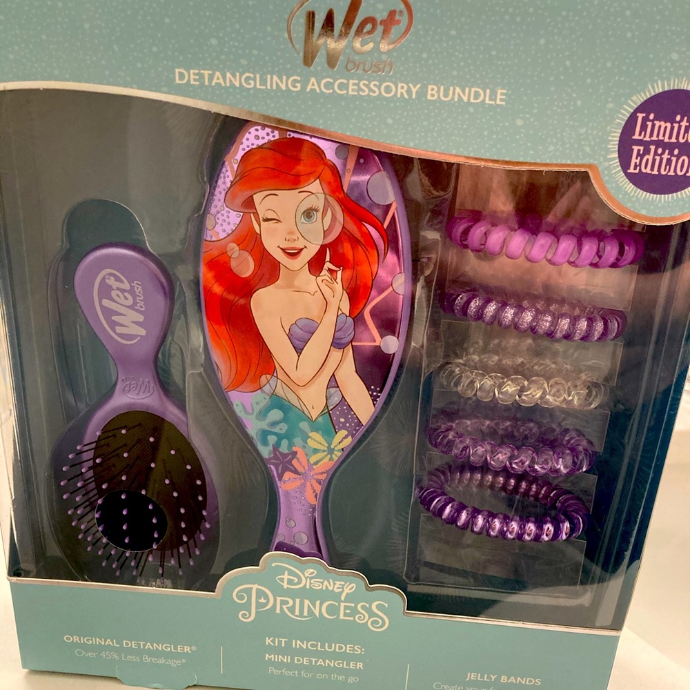 Disney princess wet brush set